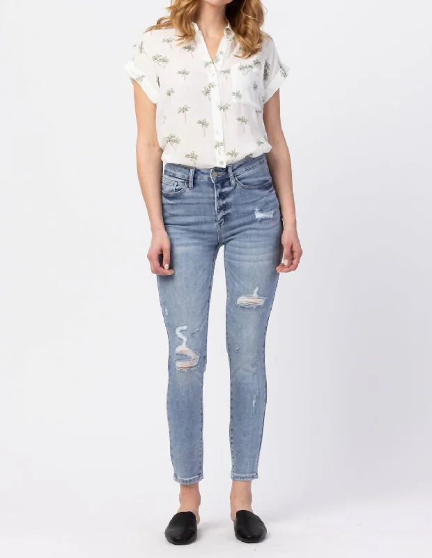 Distressed Skinny Jeans In Light Wash